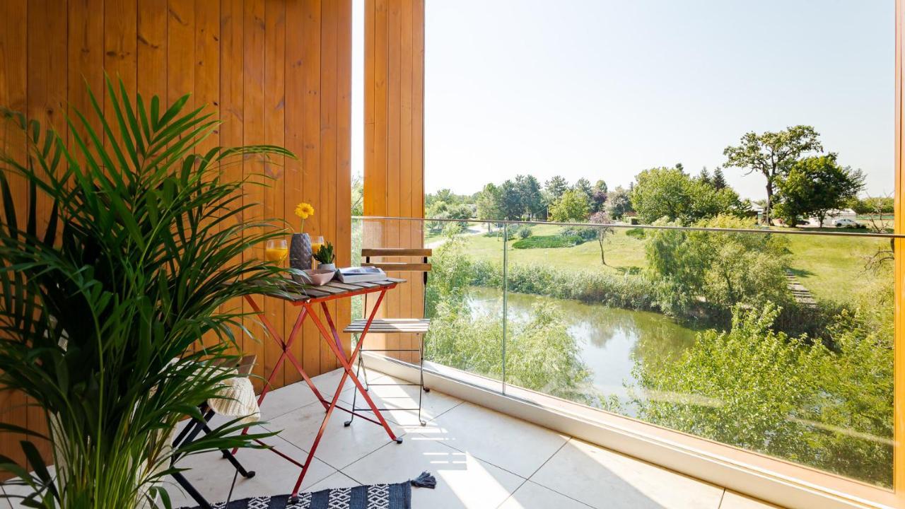 Il Lago - Azur - Cozy Luxurious Smart Home By The Lake Voluntari Luaran gambar