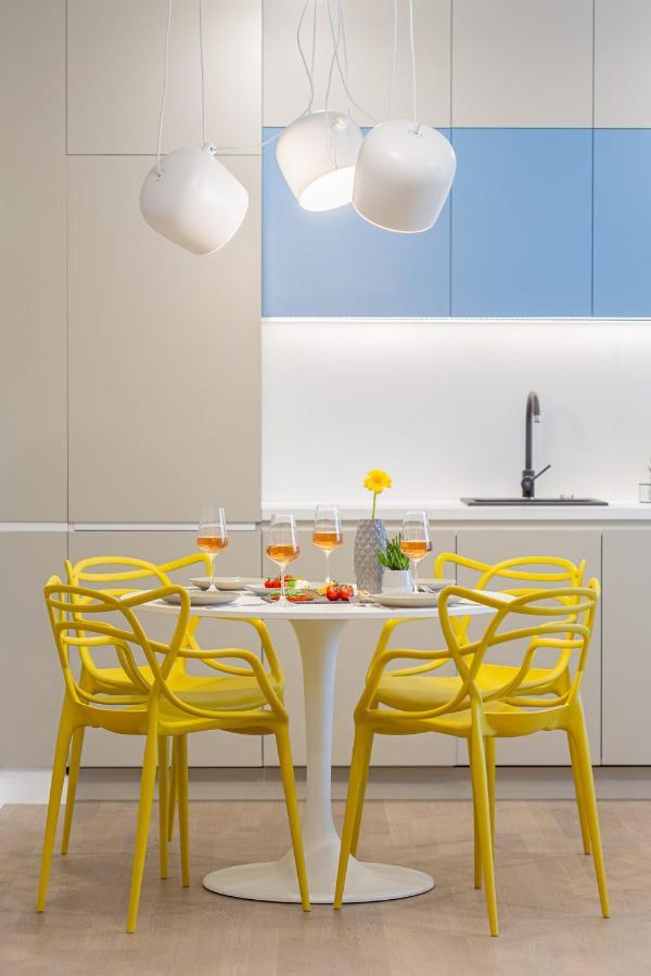 Il Lago - Azur - Cozy Luxurious Smart Home By The Lake Voluntari Luaran gambar
