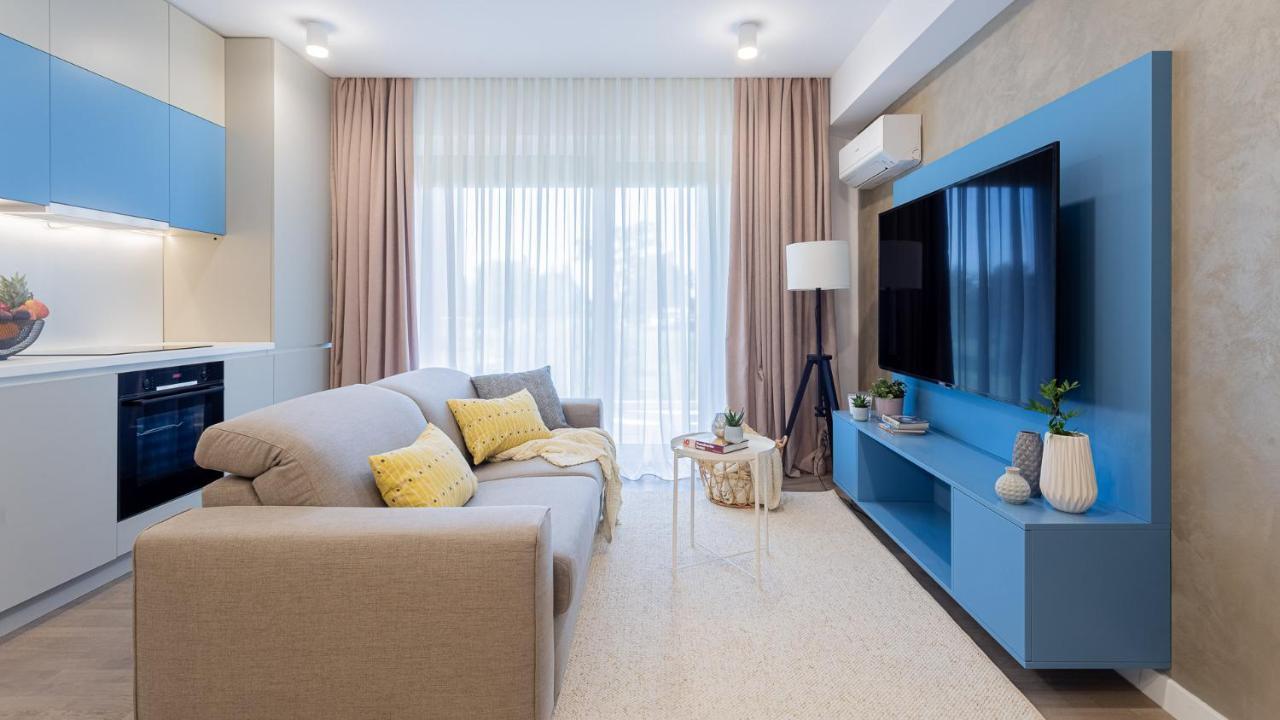 Il Lago - Azur - Cozy Luxurious Smart Home By The Lake Voluntari Luaran gambar